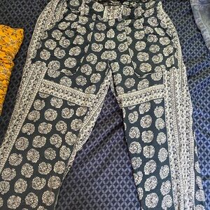 Jessica Simpson Navy and White Patterned Fabric